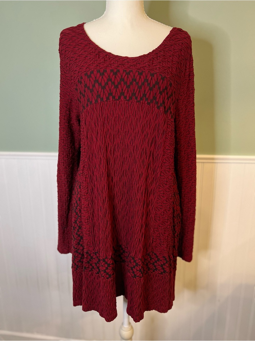 Habitat Long Sleeve Textured Burgundy & Black Loose Fit Tunic. Size M